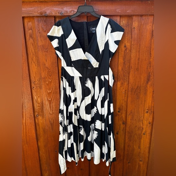 Anthropologie Dresses & Skirts - Maeve midi dress